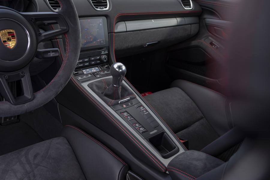 Интерьер Porsche 718 Cayman GT4 (982C) 2019 года  (WW) (фото 95 из 190)